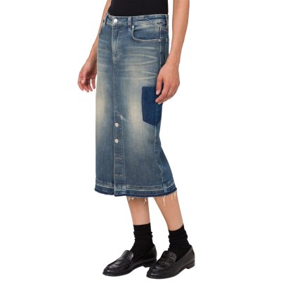THE DENIM SKIRT